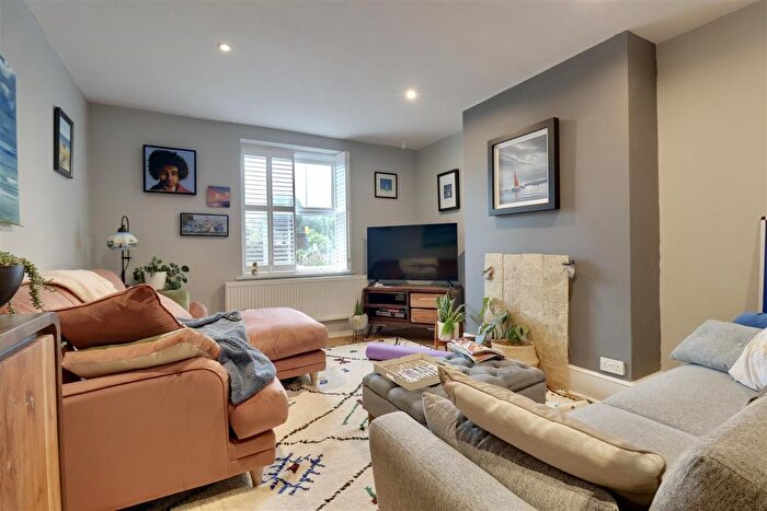 2 Bedroom Flat For Sale In Clarence Parade, Southsea, PO5