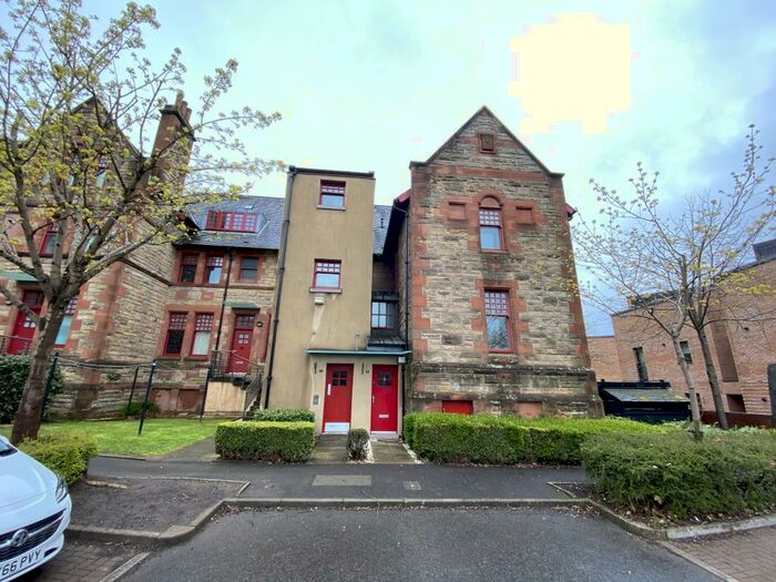 2 Bedroom Flat To Rent In Coplaw Court, G42