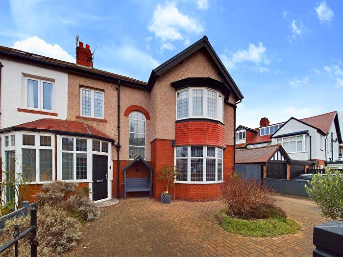 4 Bedroom Semi-Detached House For Sale In Brundon Avenue, Whitley Bay, NE26