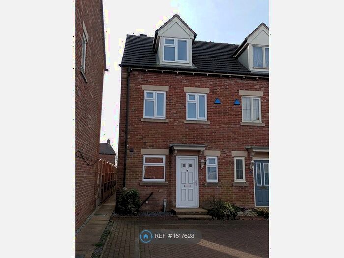 3 Bedroom End Of Terrace House To Rent In Sherwood Dene, Kirkby Woodhouse, Nottingham, NG17