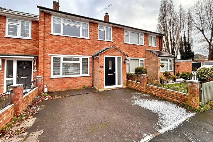 3 Bedroom Terraced House For Sale In Alfonso Close, Aldershot, Hampshire, GU12