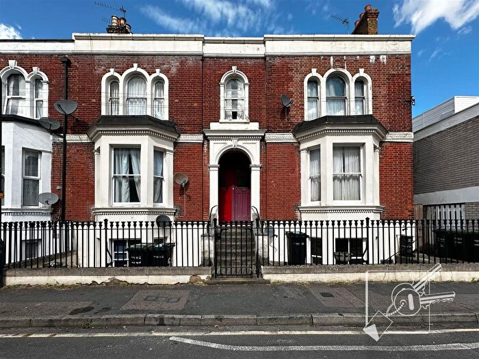 1 Bedroom Flat To Rent In Cobham Street, Gravesend, DA11