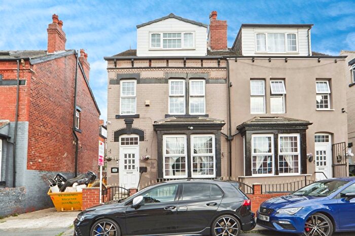 4 Bedroom Semi-Detached House For Sale In Markham Avenue, Leeds, LS8