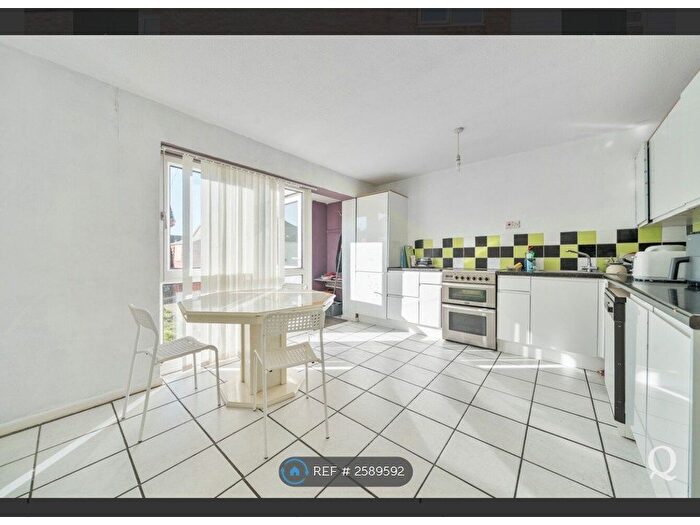 3 Bedroom End Of Terrace House To Rent In Mons Court, Kent, ME10