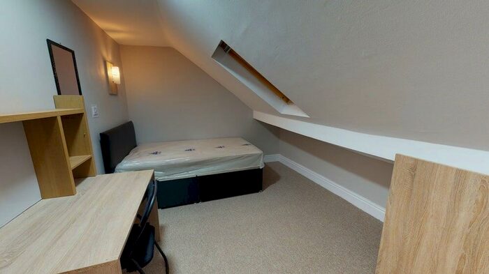 6 Bedroom House To Rent In Rookery Road, Selly Oak, B29