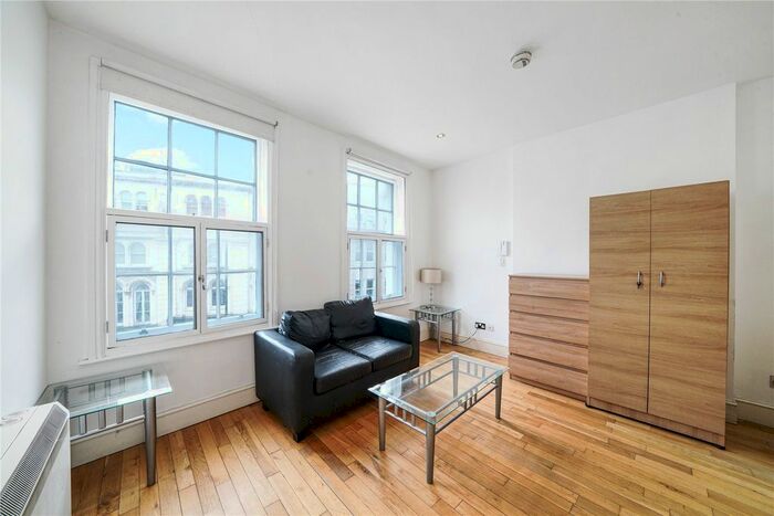 1 Bedroom Flat To Rent In New Oxford Street, Covent Garden, London, WC1A