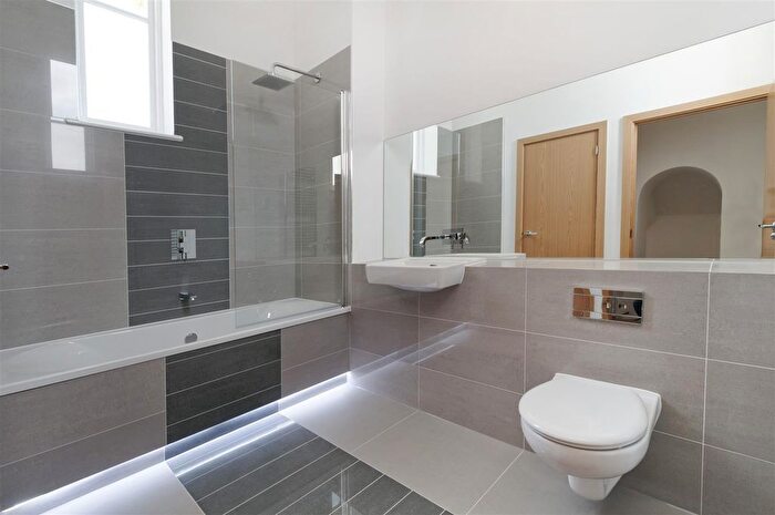 2 Bedroom Flat To Rent In Preston Hall. Aylesford, ME20