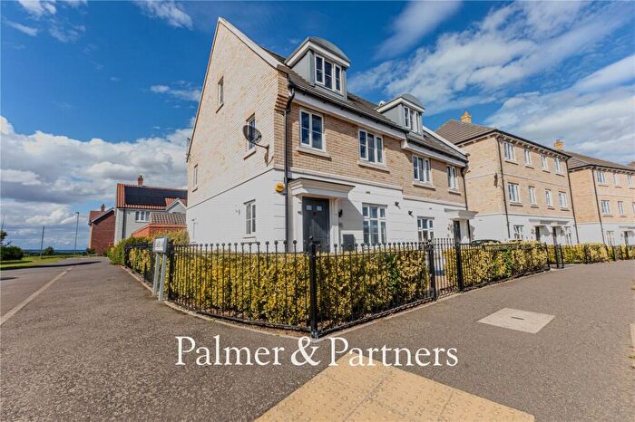 3 Bedroom Semi-Detached House For Sale In Brooke Way, Stowmarket, Suffolk, IP14