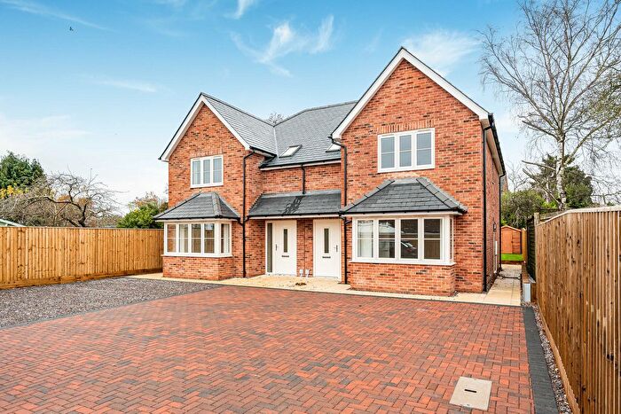 3 Bedroom Semi-Detached House For Sale In Park Road, Didcot, OX11