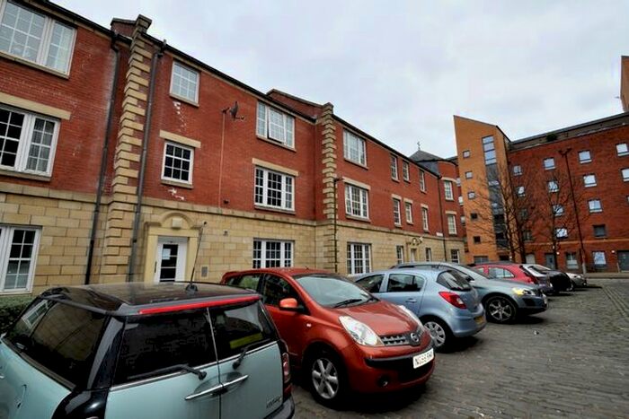 2 Bedroom Flat To Rent In Pattison Street, Leith, Edinburgh, EH6