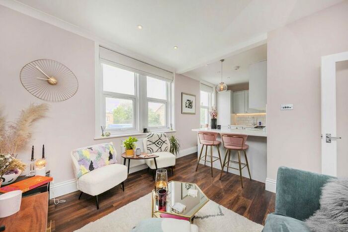 1 Bedroom Flat To Rent In Blegborough Road, London, SW16