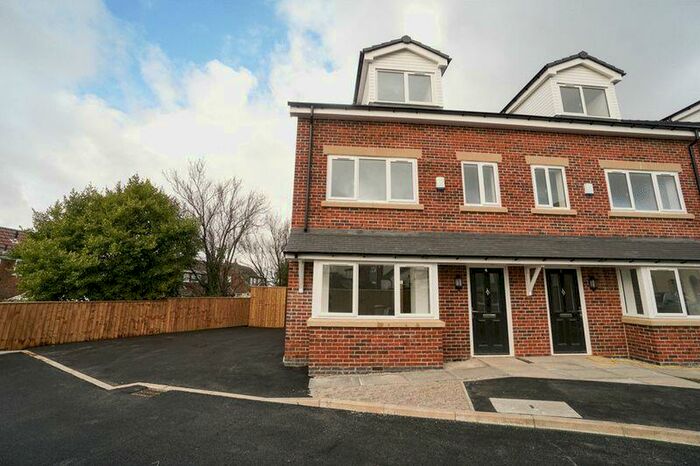3 Bedroom Semi-Detached House To Rent In The Paddocks, Blackrod, BL6
