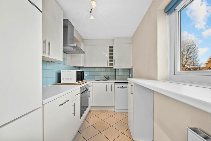 1 Bedroom Flat To Rent In Upper Richmond Road, London, SW15