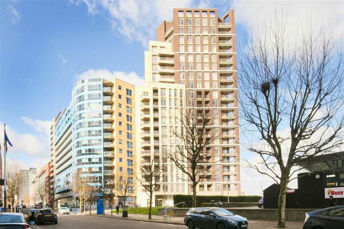 Studio To Rent In Western Gateway, Custom House, E16