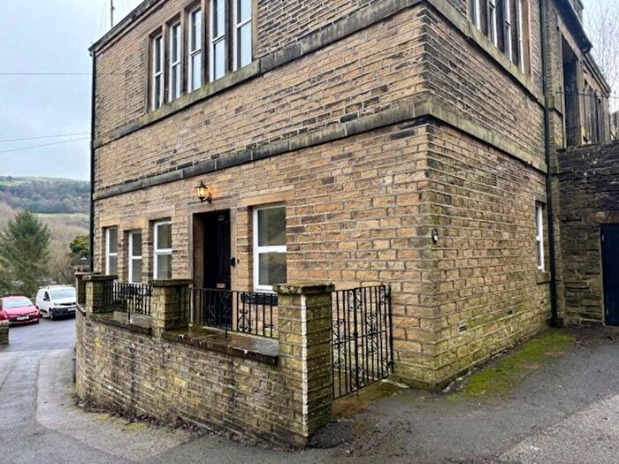 2 Bedroom Apartment For Sale In Booth Hill, Luddenden, Halifax, West Yorkshire, HX2