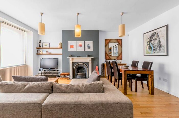 2 Bedroom Flat To Rent In South Villas, Camden, London, NW1