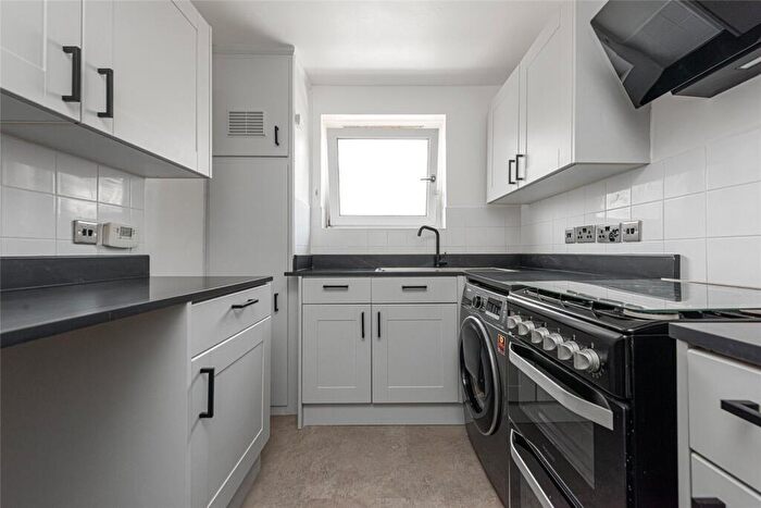 1 Bedroom Apartment For Sale In Watkinson Road, Islington, London, N7