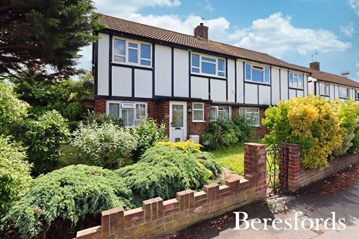 2 Bedroom Maisonette For Sale In Moor Lane, Upminster, RM14