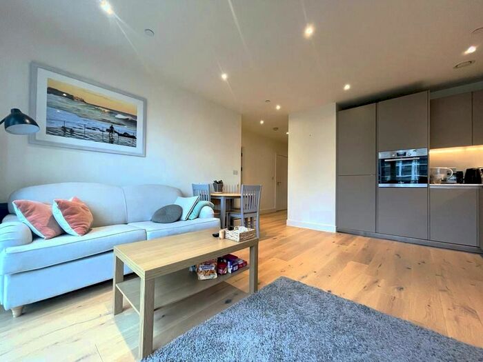 1 Bedroom Flat To Rent In Tyger House, New Warren Lane, Woolwich, London, SE18