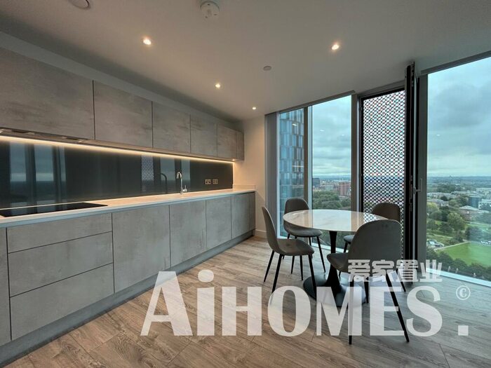 2 Bedroom House To Rent In Blade Tower, Silvercroft Street, Manchester, M15