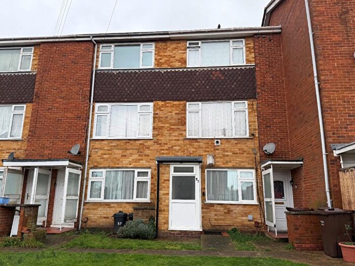 2 Bedroom Flat For Sale In Scott Avenue, Gillingham, Kent, ME8