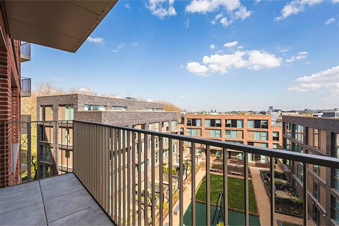 3 Bedroom Apartment To Rent In Neptune Wharf, London, SE8
