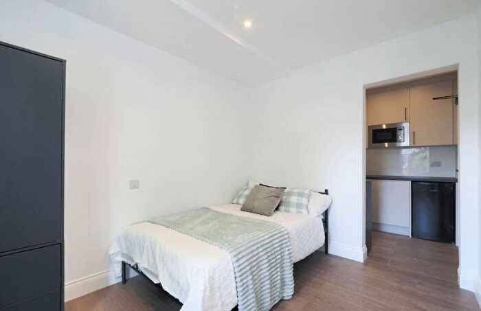 Studio To Rent In Mount Park Crescent, Ealing, W5