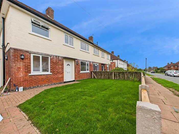 3 Bedroom Semi-detached House To Rent In Willow Road, Loughborough, LE11