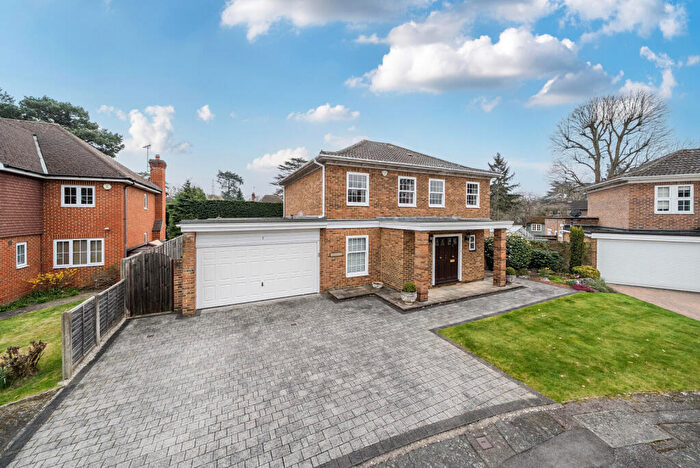 4 Bedroom Detached House For Sale In Dashwood Close, West Byfleet, KT14
