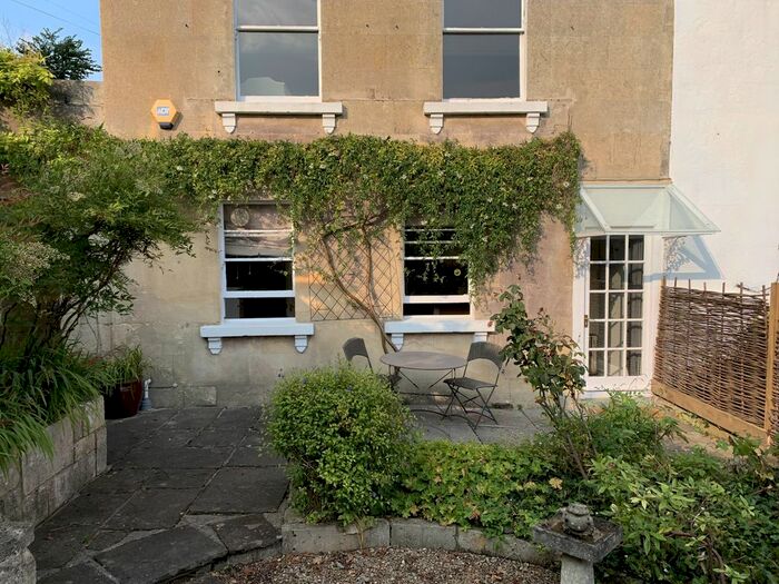 3 Bedroom Flat To Rent In Frankley Buildings, Bath, BA1