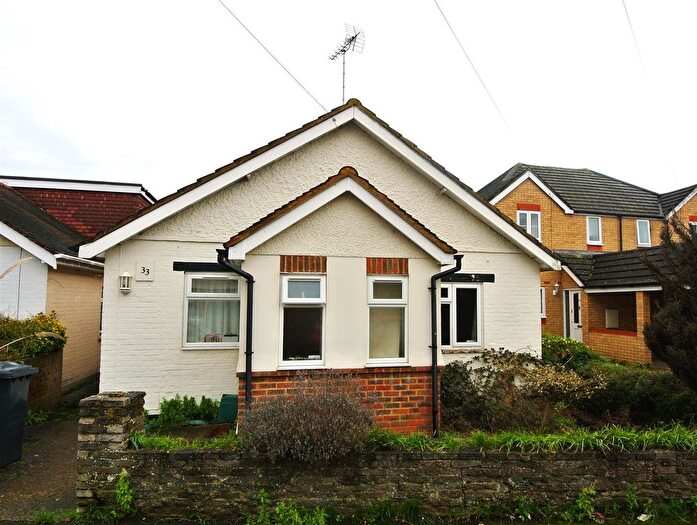 5 Bedroom Bungalow To Rent In Clarence Street, Egham, TW20