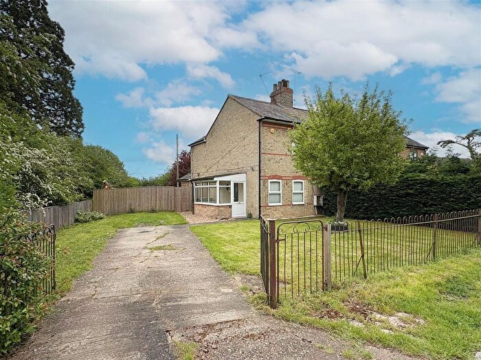 2 Bedroom Property To Rent In Church Road, Slapton, Leighton Buzzard, LU7