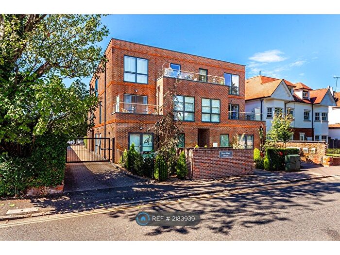 2 Bedroom Flat To Rent In Dean Wace House, Watford, WD18