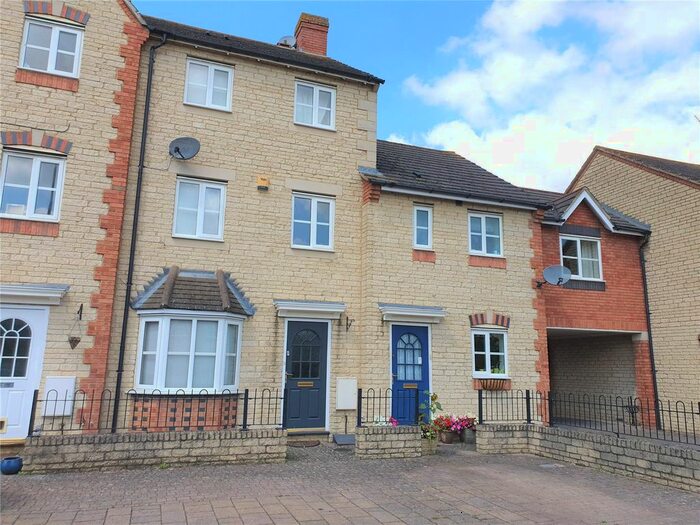 3 Bedroom Detached House To Rent In Mallards Way, Bicester, Oxfordshire, OX26
