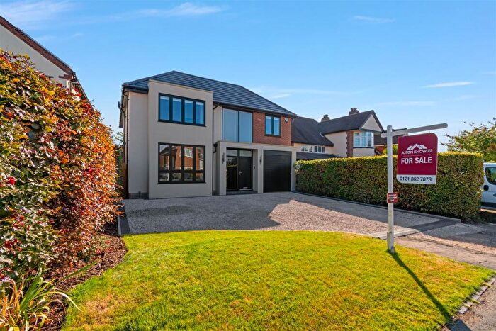 4 Bedroom Detached House For Sale In Bedford Road, Sutton Coldfield, B75