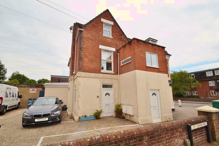 2 Bedroom Flat To Rent In Wimborne, BH21