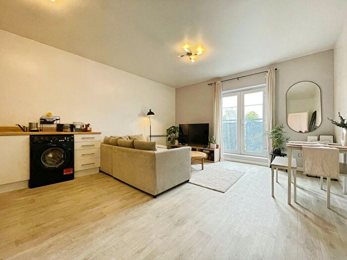 2 Bedroom Flat For Sale In Whistle Road, Mangotsfield, Bristol, Gloucestershire, BS16