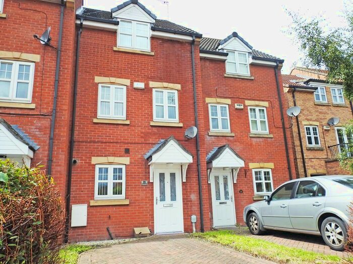 3 Bedroom Town House To Rent In Flanders Red, Sutton Park, HU7
