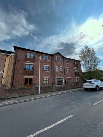 2 Bedroom Flat To Rent In Village Road, Wirral, CH63