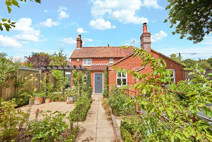 1 Bedroom Detached House For Sale In The Green, Norwich, NR15