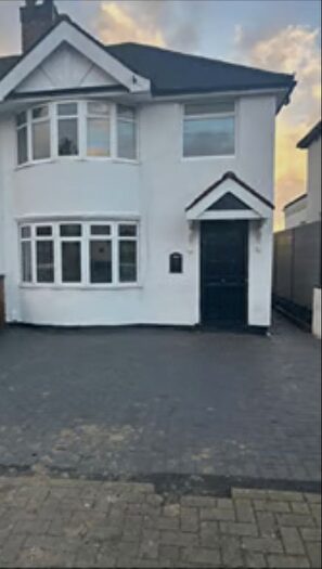 4 Bedroom Detached House To Rent In Windsor Road, Harrow, Greater London, HA3
