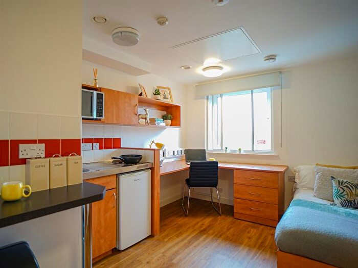 Studio To Rent In Cowley Bridge Road, Exeter, EX4