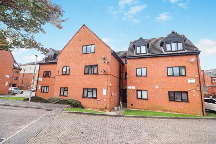 1 Bedroom Flat For Sale In Highgrove Court, Off Portland Road, Rushden, NN10