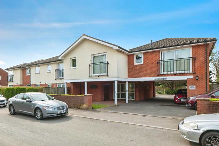 2 Bedroom Flat For Sale In Mansel Road East, Southampton, SO16