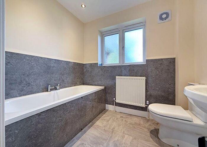 5 Bedroom Detached House For Sale In Castle Gardens, East Hanney, OX12