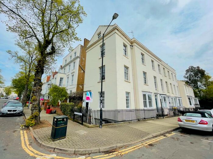 1 Bedroom Flat To Rent In Portland Street, Leamington Spa, CV32