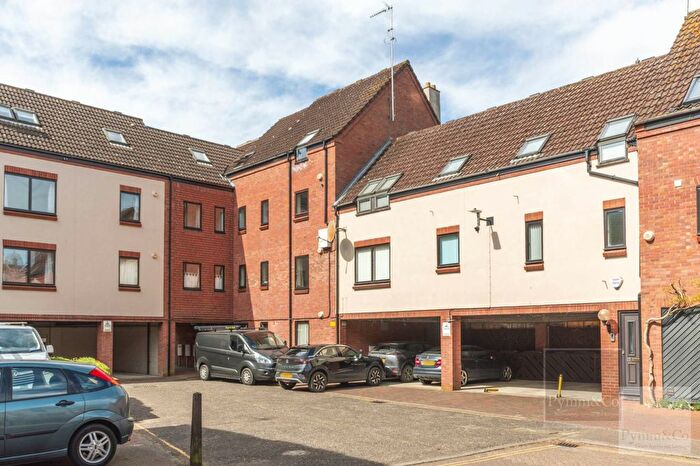 2 Bedroom Flat For Sale In Mulberry Close, Norwich, NR3