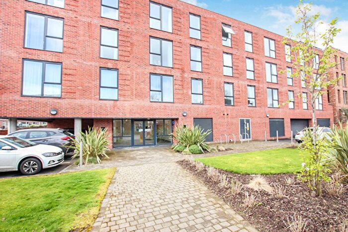 2 Bedroom Flat To Rent In Trafford Street, Chester, Cheshire, CH1