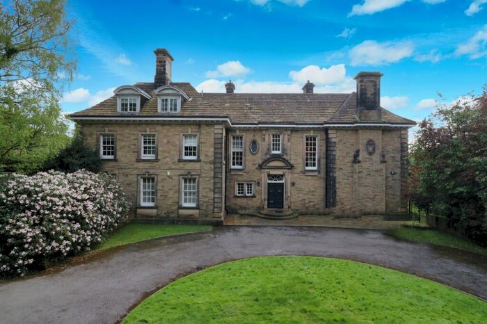 3 Bedroom Flat To Rent In Athill Court, St. Helens Lane, Leeds, West Yorkshire, LS16