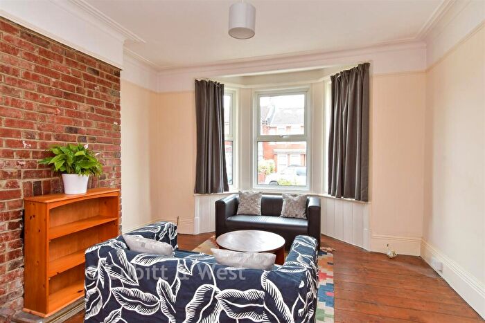 4 Bedroom Terraced House For Sale In Hollingbury Road, Brighton, East Sussex, BN1